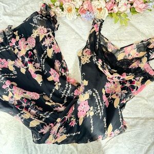 Vintage-Inspired Black Floral Beaded Dress – Size 6 (Runs Small)
 Dress